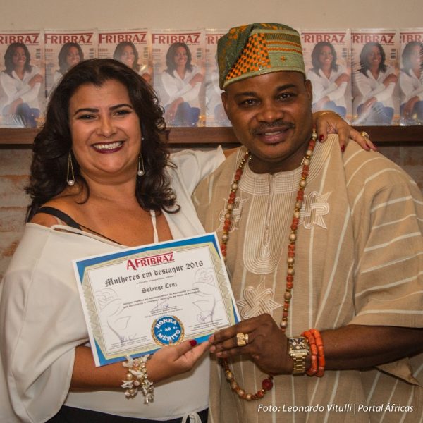 Revista internacional Afribraz premia mulheres em noite de congraçamento entre brasileiros e africanos